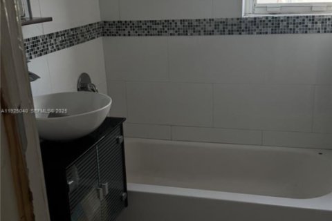 Купить виллу или дом в Майами, Флорида 3 спальни, 127.09м2, № 2038007 - фото 4