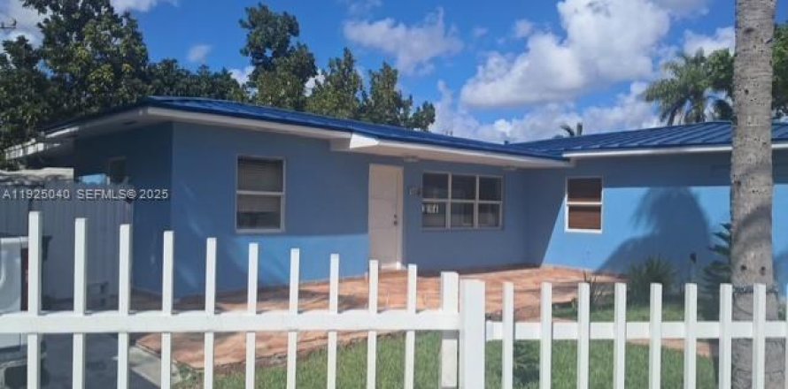 Дом в Майами, Флорида 3 спальни, 127.09м2 № 2038007