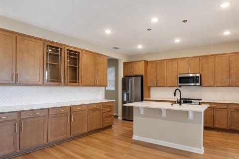 House in Davenport, Florida 5 bedrooms, 288.55 sq.m. № 2218802 - photo 3