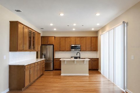 House in Davenport, Florida 5 bedrooms, 288.55 sq.m. № 2218802 - photo 2