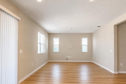House in Davenport, Florida 5 bedrooms, 288.55 sq.m. № 2218802 - photo 4
