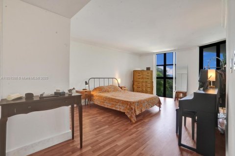 Condo in Miami, Florida, 2 bedrooms  № 1814130 - photo 13
