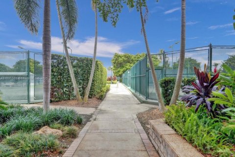 Condo in Miami, Florida, 2 bedrooms  № 1814130 - photo 28