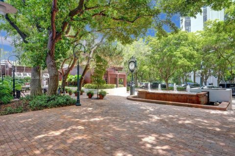 Condo in Miami, Florida, 2 bedrooms  № 1814130 - photo 25