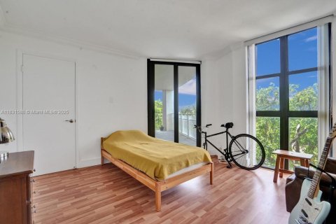 Condo in Miami, Florida, 2 bedrooms  № 1814130 - photo 18