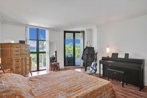 Condo in Miami, Florida, 2 bedrooms  № 1814130 - photo 12