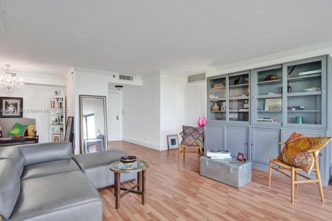 Condo in Miami, Florida, 2 bedrooms  № 1814130 - photo 5