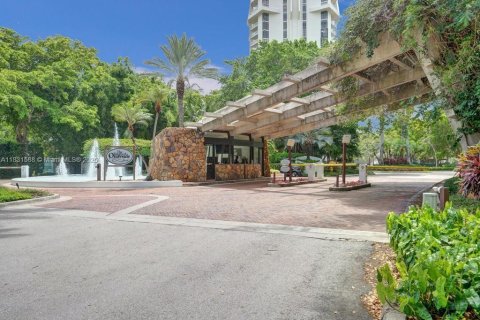 Condo in Miami, Florida, 2 bedrooms  № 1814130 - photo 3