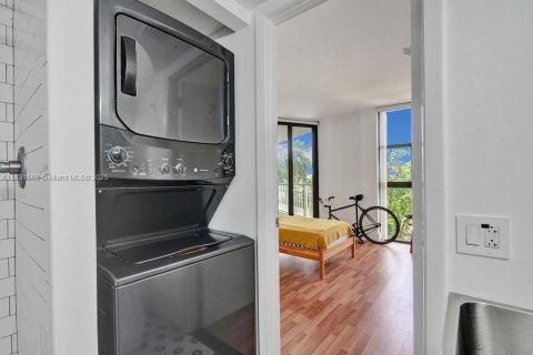 Condo in Miami, Florida, 2 bedrooms  № 1814130 - photo 20