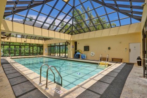 Condo in Miami, Florida, 2 bedrooms  № 1814130 - photo 2