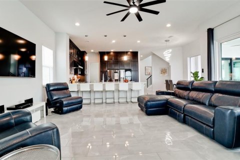 House in Bradenton, Florida 5 bedrooms, 443.14 sq.m. № 1725825 - photo 22