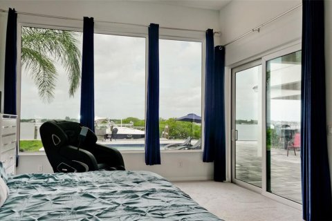 House in Bradenton, Florida 5 bedrooms, 443.14 sq.m. № 1725825 - photo 28