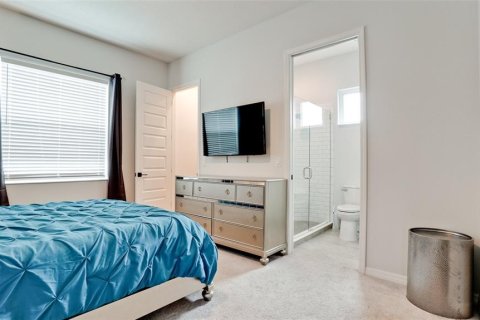 House in Bradenton, Florida 5 bedrooms, 443.14 sq.m. № 1725825 - photo 6