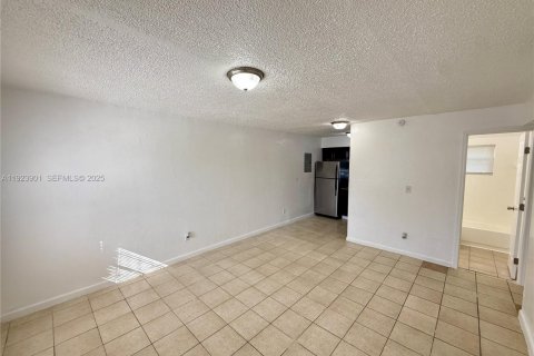 Appartement à louer à Miami, Floride: 2 chambres, 65.03 m2 № 1993632 - photo 2
