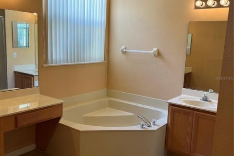 House in Kissimmee, Florida 4 bedrooms, 196.67 sq.m. № 1740276 - photo 20