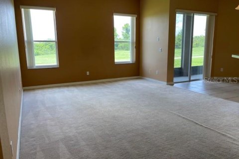 House in Kissimmee, Florida 4 bedrooms, 196.67 sq.m. № 1740276 - photo 9