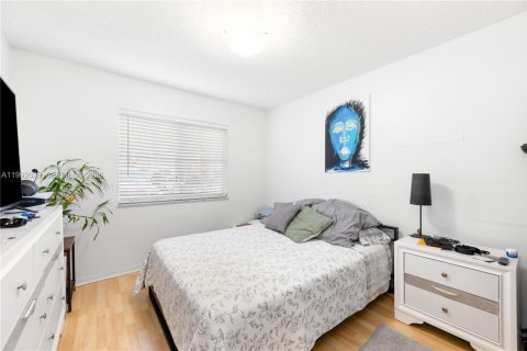 Condominio en alquiler en Pembroke Pines, Florida, 2 dormitorios, 75.72 m2 № 2055456 - foto 11