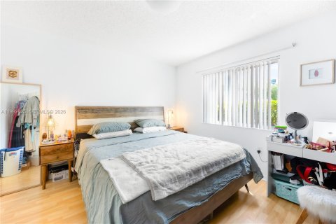 Condominio en alquiler en Pembroke Pines, Florida, 2 dormitorios, 75.72 m2 № 2055456 - foto 10