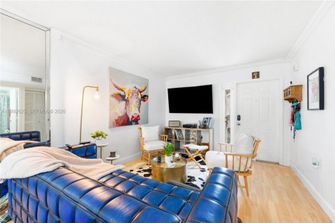 Condominio en alquiler en Pembroke Pines, Florida, 2 dormitorios, 75.72 m2 № 2055456 - foto 2