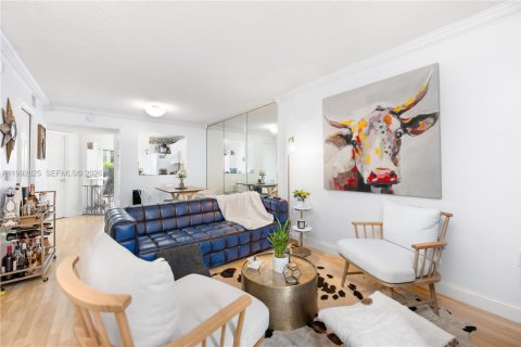 Condominio en Pembroke Pines, Florida, 2 dormitorios  № 2055456