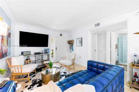 Condominio en alquiler en Pembroke Pines, Florida, 2 dormitorios, 75.72 m2 № 2055456 - foto 3