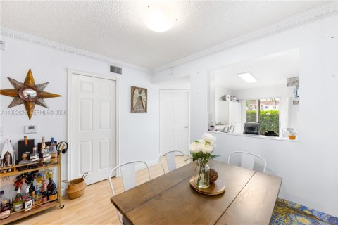 Condominio en alquiler en Pembroke Pines, Florida, 2 dormitorios, 75.72 m2 № 2055456 - foto 5