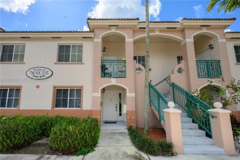 Condominio en alquiler en Pembroke Pines, Florida, 2 dormitorios, 75.72 m2 № 2055456 - foto 26