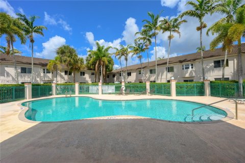 Condominio en alquiler en Pembroke Pines, Florida, 2 dormitorios, 75.72 m2 № 2055456 - foto 19