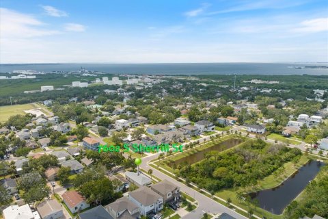 House in Tampa, Florida 3 bedrooms, 123.28 sq.m. № 1854649 - photo 13