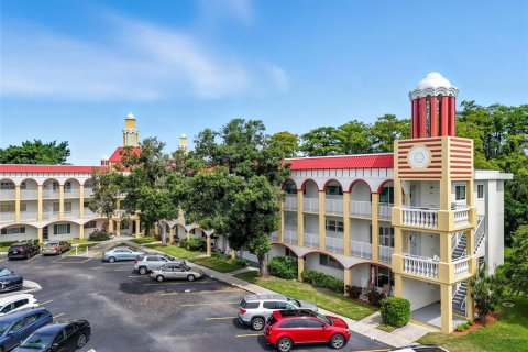Condo in Clearwater, Florida, 2 bedrooms  № 1914148 - photo 1