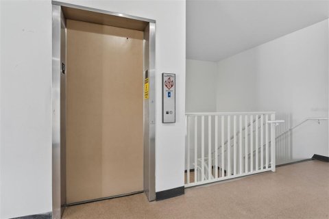 Condo in Clearwater, Florida, 2 bedrooms  № 1914148 - photo 2