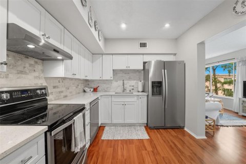 Condo in Clearwater, Florida, 2 bedrooms  № 1914148 - photo 8