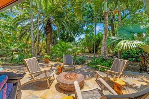 Villa ou maison à vendre à Miami, Floride: 4 chambres, 74.69 m2 № 1864775 - photo 8