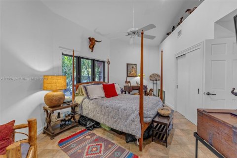 Villa ou maison à vendre à Miami, Floride: 4 chambres, 74.69 m2 № 1864775 - photo 24