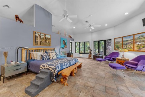 Villa ou maison à vendre à Miami, Floride: 4 chambres, 74.69 m2 № 1864775 - photo 16