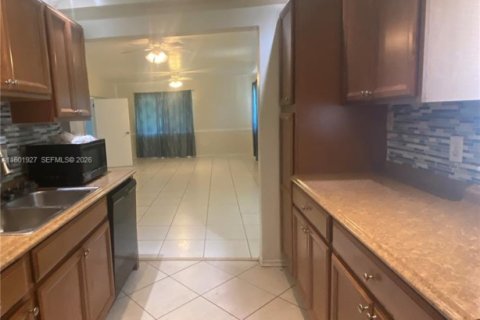 Villa ou maison à vendre à Fort Lauderdale, Floride: 3 chambres, 178.28 m2 № 2268393 - photo 7