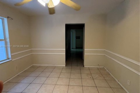 Villa ou maison à vendre à Fort Lauderdale, Floride: 3 chambres, 178.28 m2 № 2268393 - photo 4