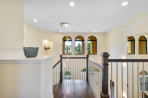 House in Boca Raton, Florida 5 bedrooms, 386.47 sq.m. № 1924926 - photo 9