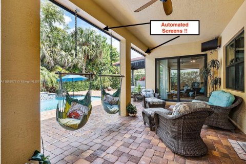 House in Boca Raton, Florida 5 bedrooms, 386.47 sq.m. № 1924926 - photo 3