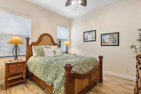 House in Boca Raton, Florida 5 bedrooms, 386.47 sq.m. № 1924926 - photo 15