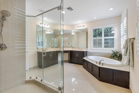 House in Boca Raton, Florida 5 bedrooms, 386.47 sq.m. № 1924926 - photo 13