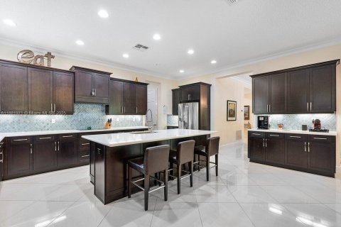 House in Boca Raton, Florida 5 bedrooms, 386.47 sq.m. № 1924926 - photo 11