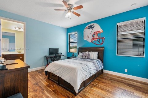 House in Boca Raton, Florida 5 bedrooms, 386.47 sq.m. № 1924926 - photo 18