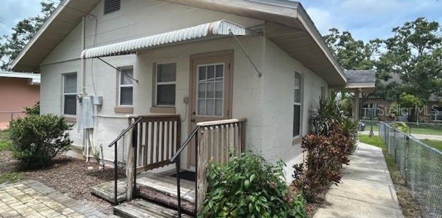 House in Saint Petersburg, Florida 2 bedrooms, 72.46 sq.m. № 1879133