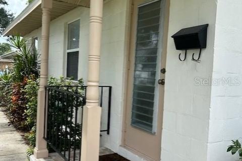 House in Saint Petersburg, Florida 2 bedrooms, 72.46 sq.m. № 1879133 - photo 4