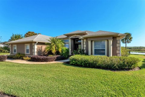 House in Haines City, Florida 3 bedrooms, 210.98 sq.m. № 2217416 - photo 21