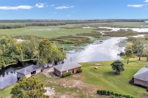 House in Haines City, Florida 3 bedrooms, 210.98 sq.m. № 2217416 - photo 3