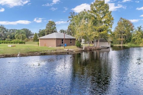 House in Haines City, Florida 3 bedrooms, 210.98 sq.m. № 2217416 - photo 6