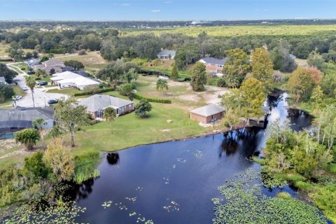 House in Haines City, Florida 3 bedrooms, 210.98 sq.m. № 2217416 - photo 15