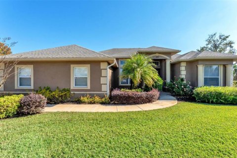 House in Haines City, Florida 3 bedrooms, 210.98 sq.m. № 2217416